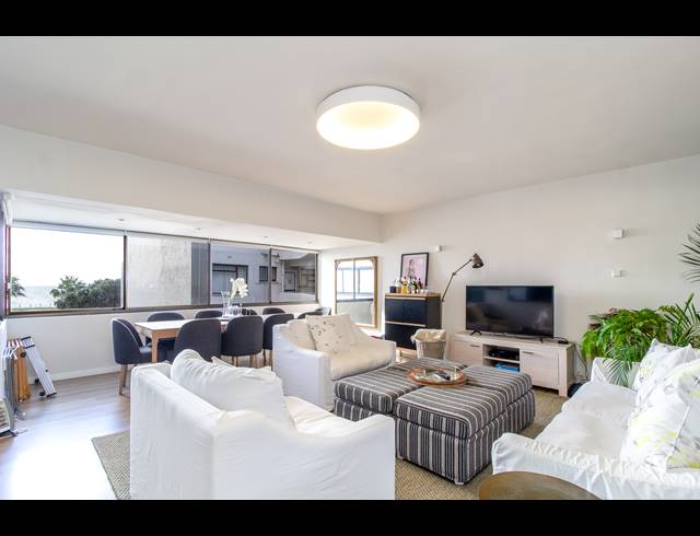 2 BEDROOM APARTMENT TO LET IN SEA POINT